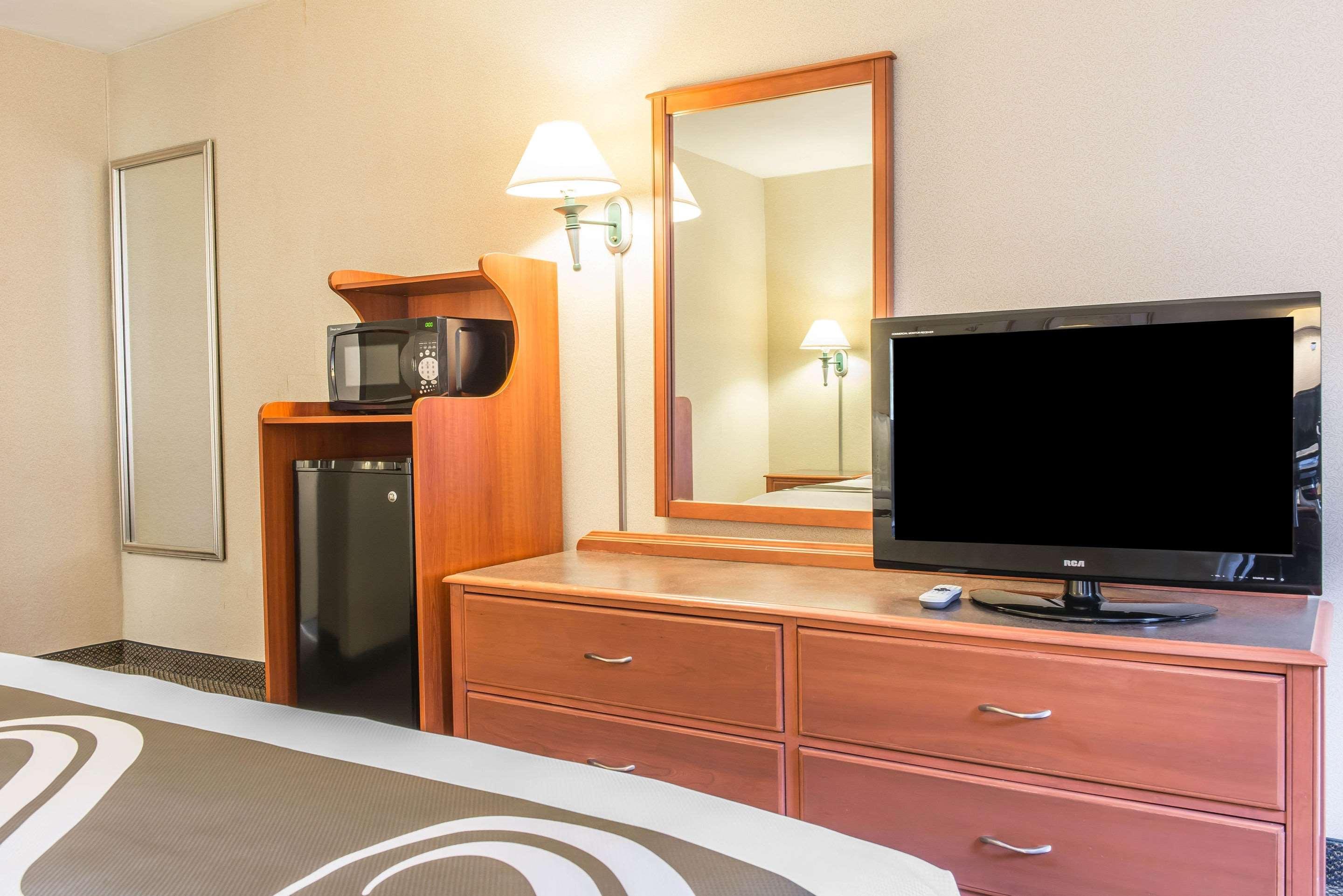Quality Inn Hermitage Экстерьер фото
