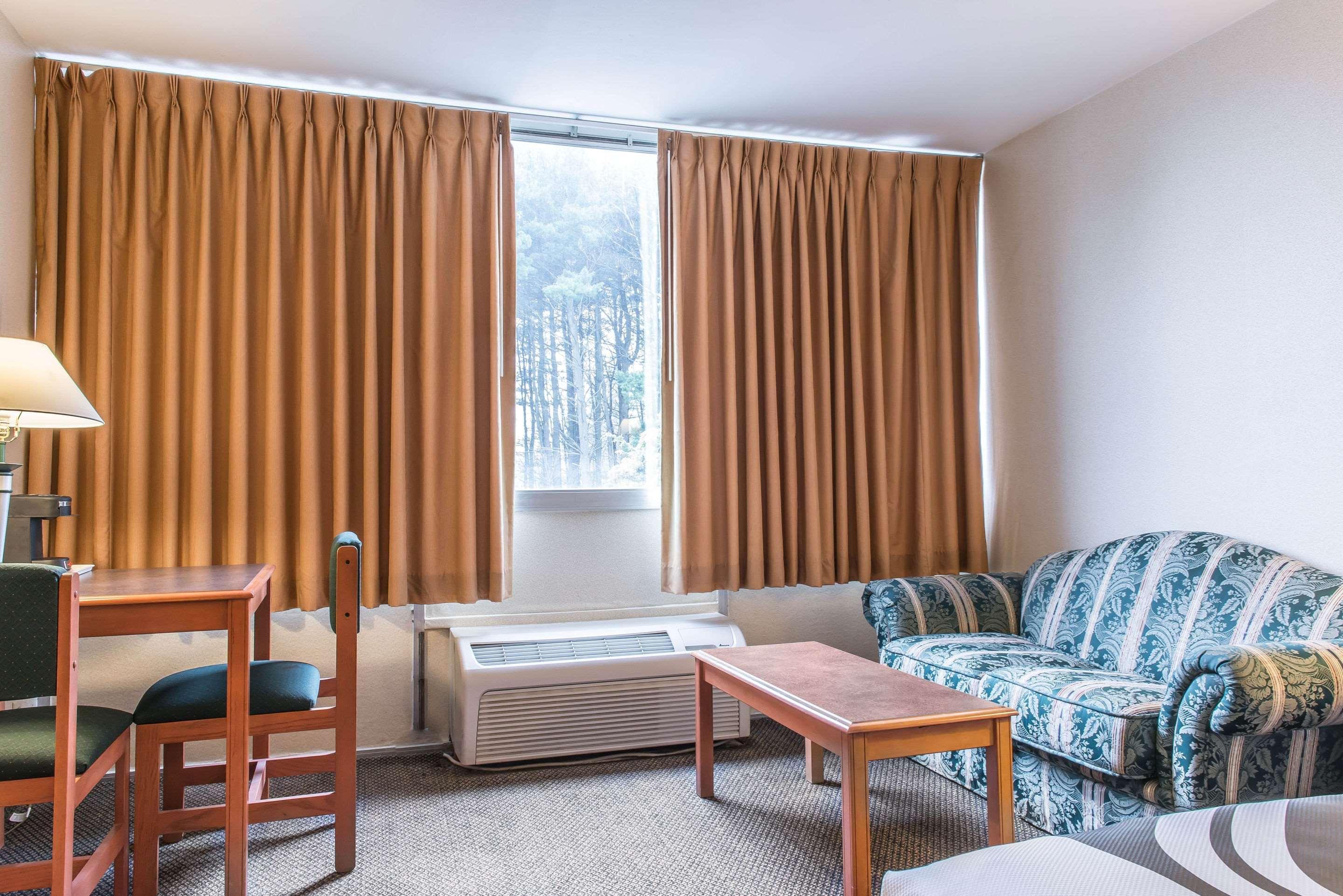 Quality Inn Hermitage Экстерьер фото