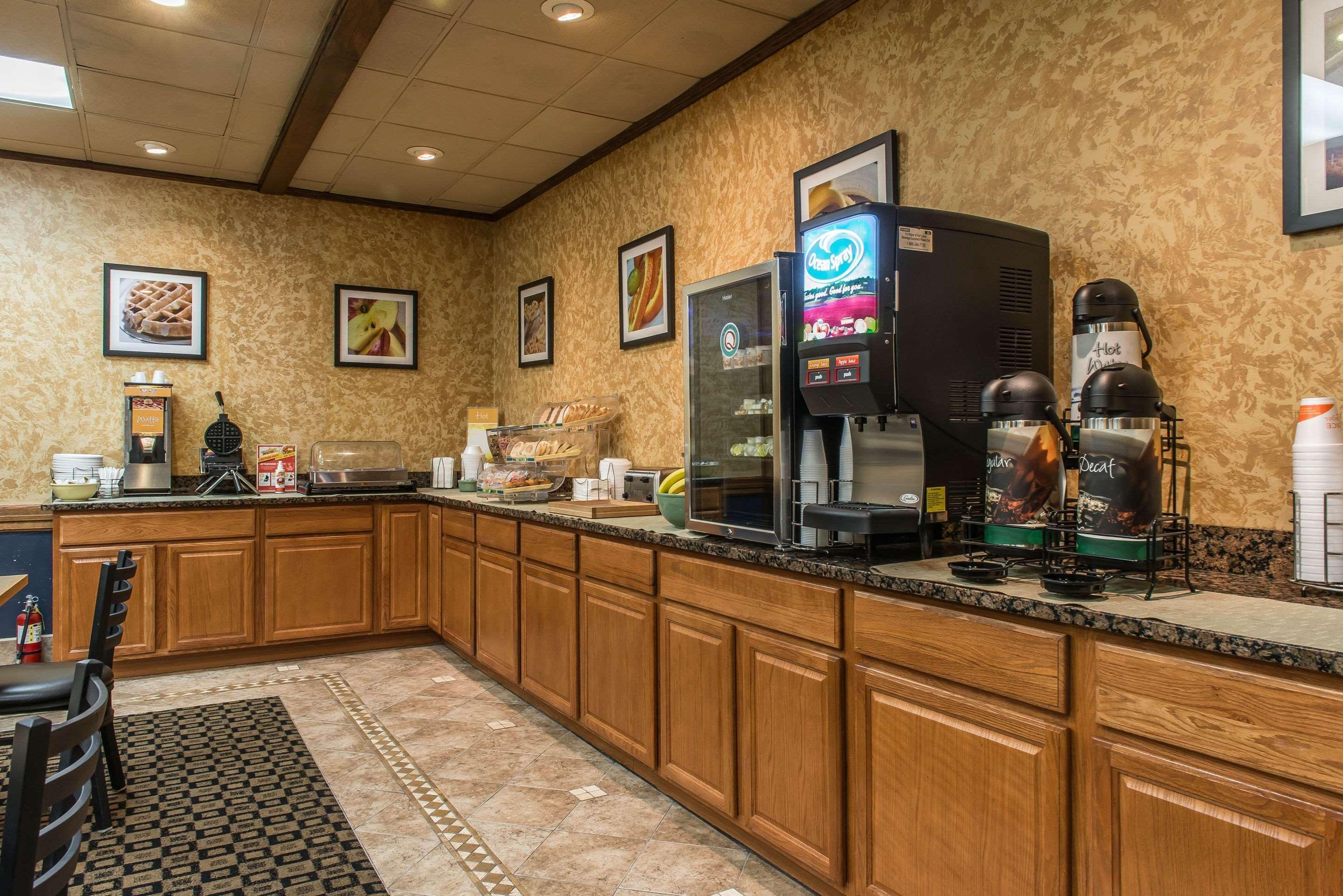 Quality Inn Hermitage Экстерьер фото