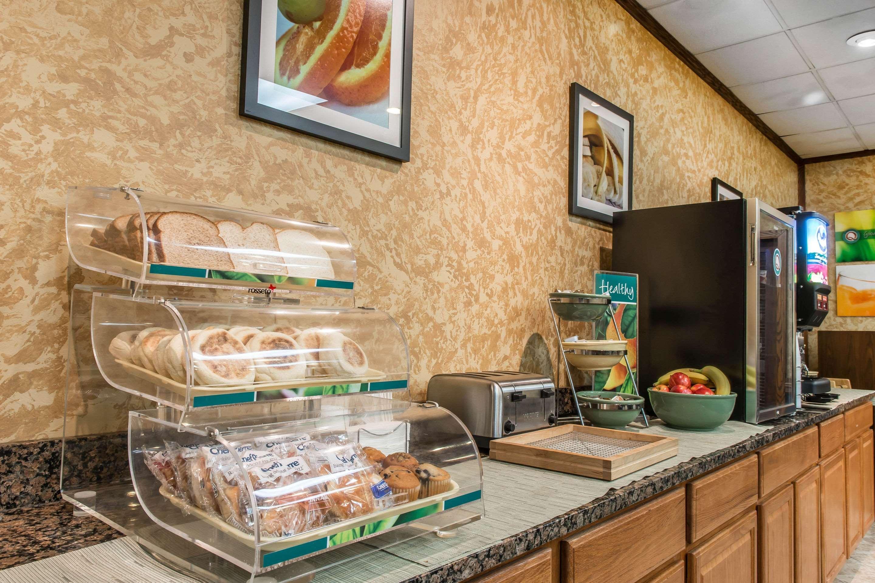 Quality Inn Hermitage Экстерьер фото