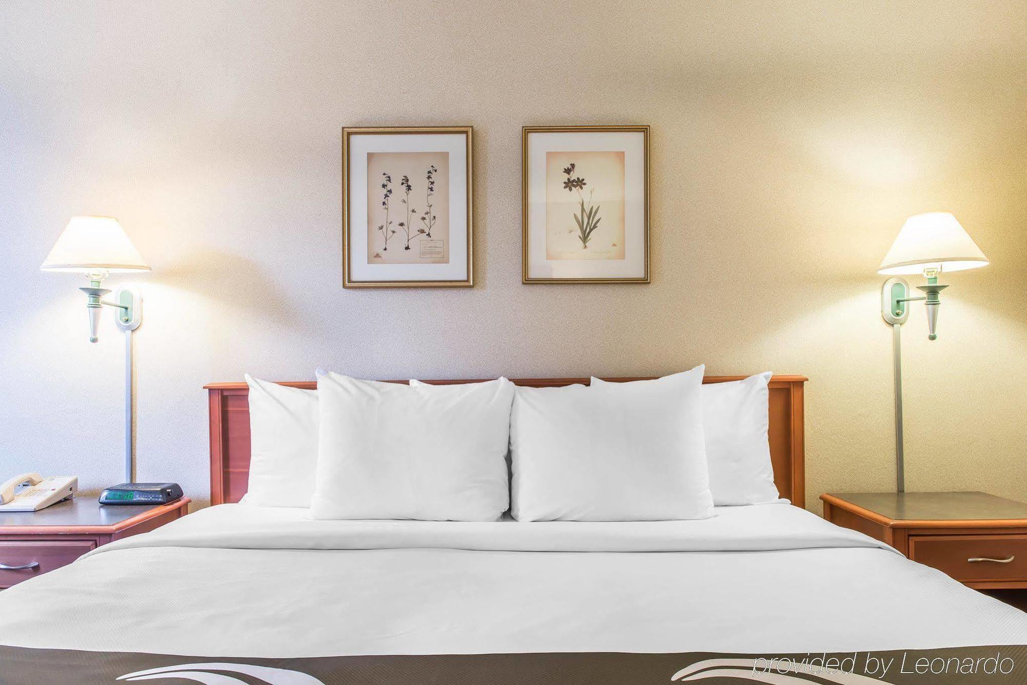 Quality Inn Hermitage Экстерьер фото